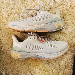 Under‎ Armour Hovr